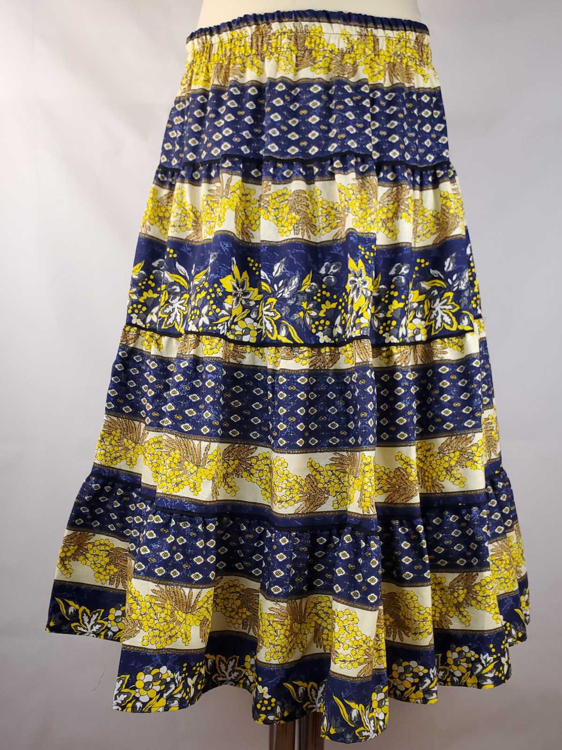 Tissu Provençal Bonnieux – Coton 140 Cm De Large – Motif Floral Bleu Sur Fond Jaune – Vendu Au Mètre